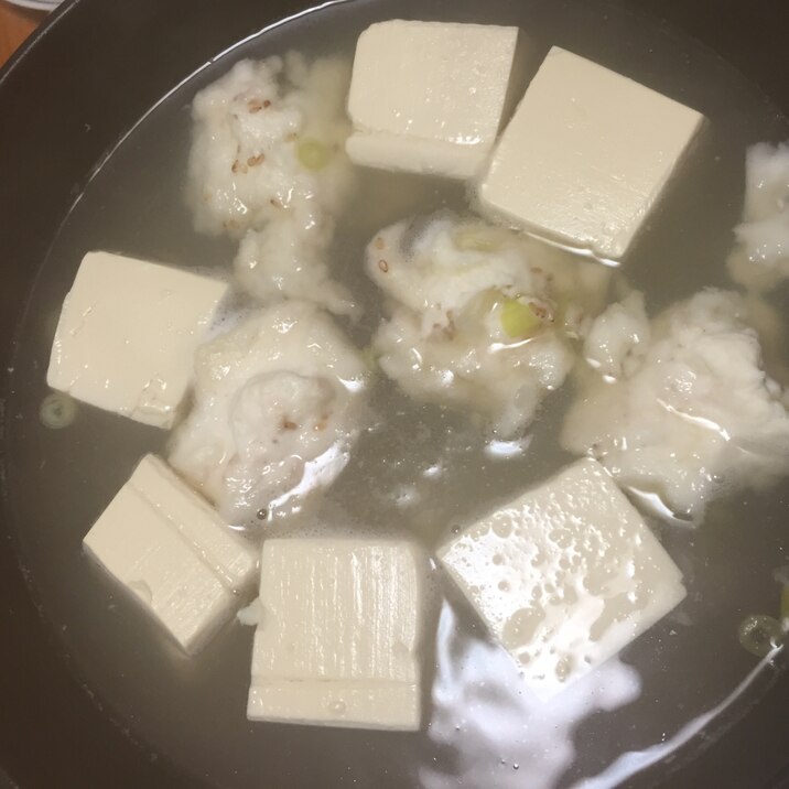 大和芋団子入り湯豆腐